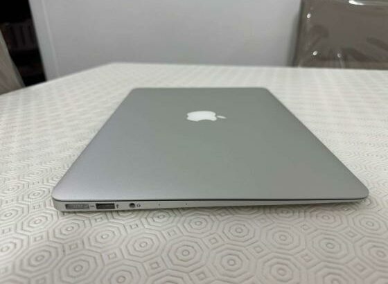 MacBook Air 2013 13″ Core i5 4GB Ram 128GB SSD