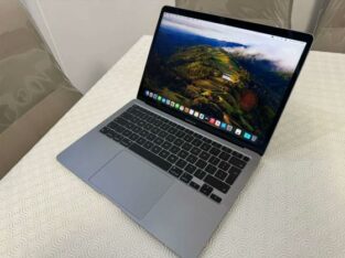 MacBook Air 2020 M1 13 Processador M1
8GB Ram
256GB SSD