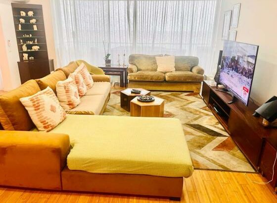 Vende-se luxuoso apartamento na Marginal T4