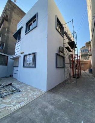 Vende-se excelente Moradia Geminada no Bairro central T2