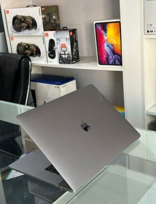 MacBook Pro 2019 i9 16”