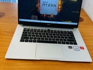 Lap Top Gráfico Concebido para Programas de Alto Nível de Rendimento  Aproveiteeeeee  *Huawei Matebook D15 AMD RYZEN 7 3700 2.30GHZ  up To 4.70GHZ (8C