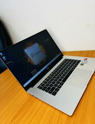 Lap Top Gráfico Concebido para Programas de Alto Nível de Rendimento  Aproveiteeeeee  *Huawei Matebook D15 AMD RYZEN 7 3700 2.30GHZ  up To 4.70GHZ (8C