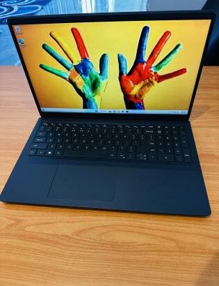 Lap Top Semi-Novo Core i5 12TH Gen  *Dell Vostro 15-3520 Limpinho Como Novo  * Intel Core i5-1255U 1.70 GHZ  up To 4.70GHZ  8GB GB DDR4 SDRAM 512 GB S