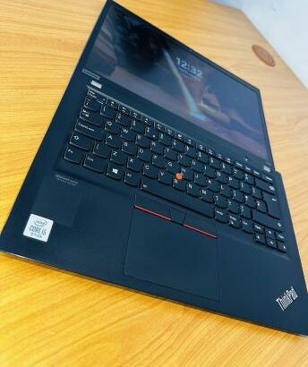 Lap Top Touchscreen Lenovo ThinkPad T14S Executive and Classic Lap Top,Intel Core i5-10210U 1.60 GHZ 10 TH Gen (08 CPUs),8 GB DDR4 SDRAM , 256 GB SSD