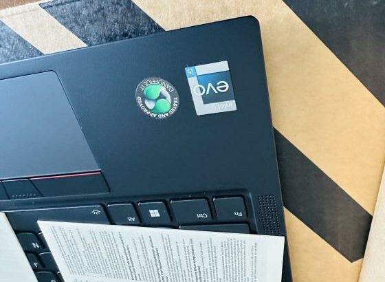 Lenovo Thinkpad X1 Carbon Novinho 1 Ano de Garantia Core I5-1335U  13TH Gen( Décima Terceira Geração) 16 GB DDR4 SDRAM 512 GB SSD NVME Preço Unitário