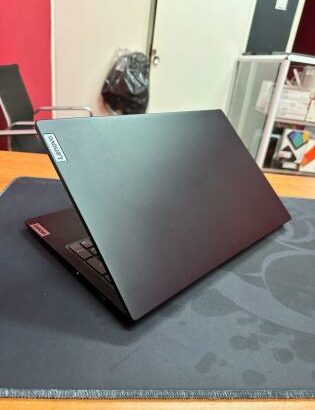 Lenovo V15 G2 AMD Ryzen 5 550”U 8GB RAM 512GB SSD Radeon Graphic 2HB