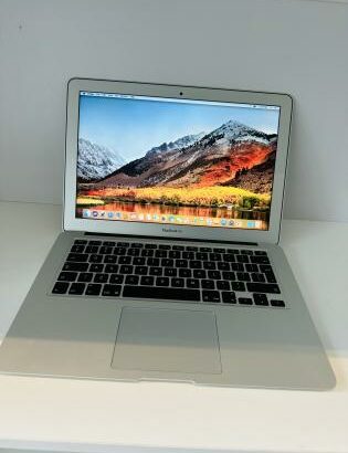 MacBook Air 2017 Intel core i5 1.80 GHZ 8GB 1600MHZ DDR3 128 GB SSD NVMe Intel HD Graphics 6000 1536 Display 13.3(1440×900) MacBook semi novo+ Carrega