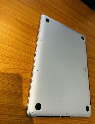 MacBook Pro  2015 Retina Display  *2.50 GHZ intel Core I7 * *16 GB 1600 MHZ * *512 GB SSD* *Intel Iris Pro Graphics 2GB Vram* MacOs Sequoia 15.1.1 Bat