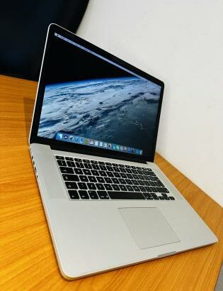 MacBook Pro  2015 Retina Display  *2.50 GHZ intel Core I7 * *16 GB 1600 MHZ * *512 GB SSD* *Intel Iris Pro Graphics 2GB Vram* MacOs Sequoia 15.1.1 Bat