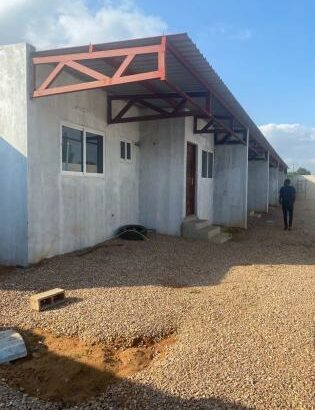 Vendo T2 em condomínio de 5 casas na Matola