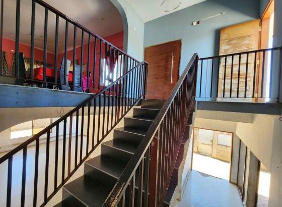 Vende-se Brutal Moradia T4+1 2 suítes no bairro das mahotas próximo a estrada dom Alexandre (bombas da galp)