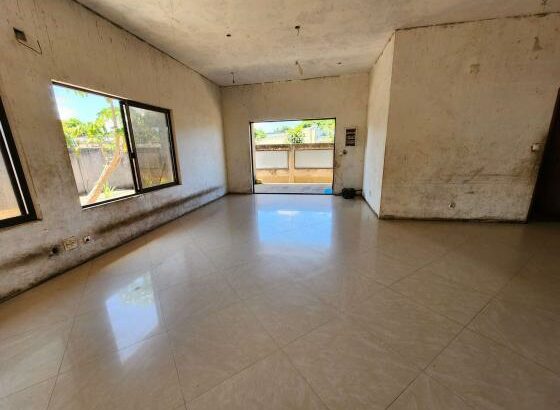 Vende-se Brutal Moradia T4+1 2 suítes no bairro das mahotas próximo a estrada dom Alexandre (bombas da galp)