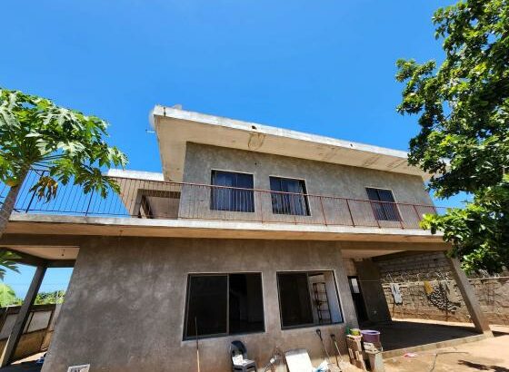 Vende-se Brutal Moradia T4+1 2 suítes no bairro das mahotas próximo a estrada dom Alexandre (bombas da galp)