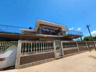 Vende-se Brutal Moradia T4+1 2 suítes no bairro das mahotas próximo a estrada dom Alexandre (bombas da galp)