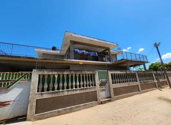 Vende-se Brutal Moradia T4+1 2 suítes no bairro das mahotas próximo a estrada dom Alexandre (bombas da galp)