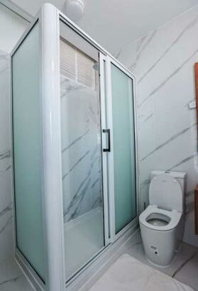 Vende-se Luxuoso APT/ T3 ensuit1 parque 3carros prédio Colono