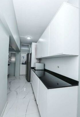 Vende-se Luxuoso APT/ T3 ensuit1 parque 3carros prédio Colono