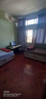 Vende-se APT/ T2 espaçoso no 3° andar pronto habitar