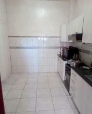 Vende-se APT/ T2 espaçoso no 3° andar pronto habitar