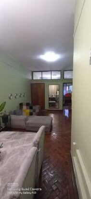 Vende-se APT/ T2 espaçoso no 3° andar pronto habitar