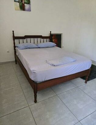 Cama de casal de Madeira