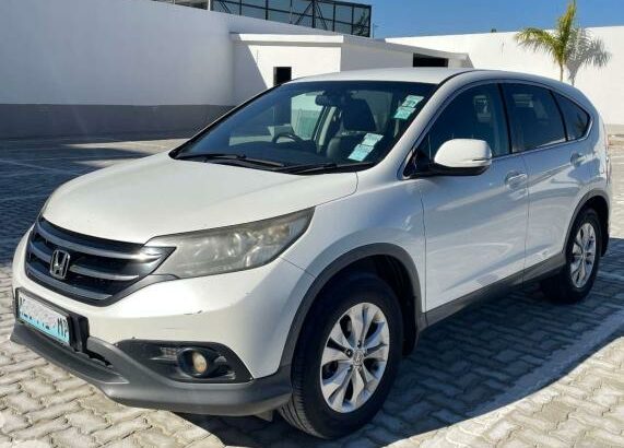 Vendo Modelo: Honda – CRV
• Modelo 2014
• 102.000km 
• Revisões feitas na África do Sul
