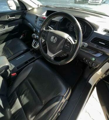 Vendo Modelo: Honda – CRV
• Modelo 2014
• 102.000km 
• Revisões feitas na África do Sul