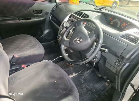 Vendo Modelo: Toyota Ractis 
Motor : 1.5ccc
Caixa Automatica
Suspensaõ intacta