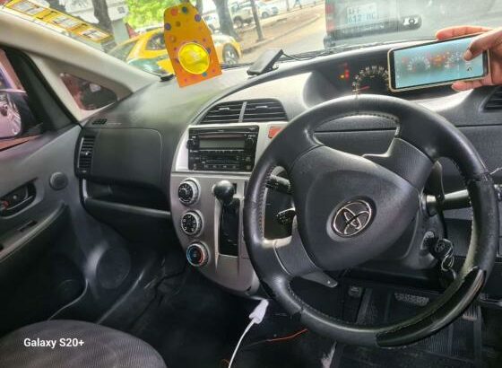 Vendo Modelo: Toyota Ractis 
Motor : 1.5ccc
Caixa Automatica
Suspensaõ intacta