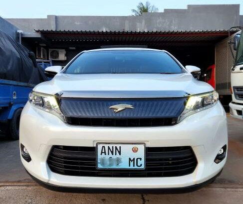 Toyota Harrier 4WD 2014
