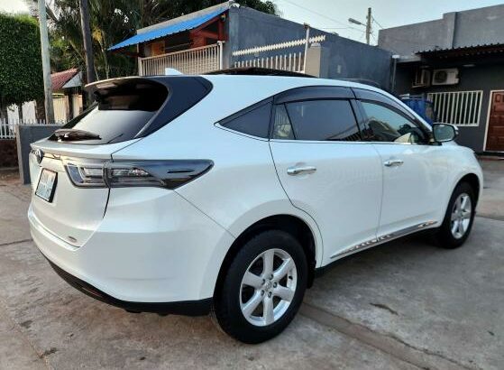 Toyota Harrier 4WD 2014