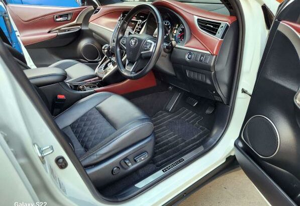 Toyota Harrier 4WD 2014