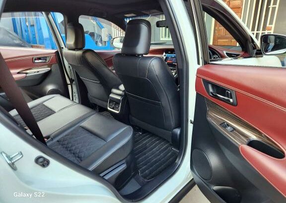 Toyota Harrier 4WD 2014