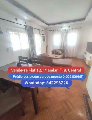Vende-se Flat T2, 1andar, prédio curto, Bairro central, casa com documentos chamadas 24h