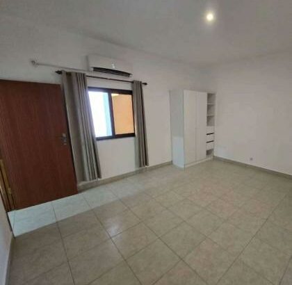 Arrenda-se Tipo 3 no Condomínio da Liberdade