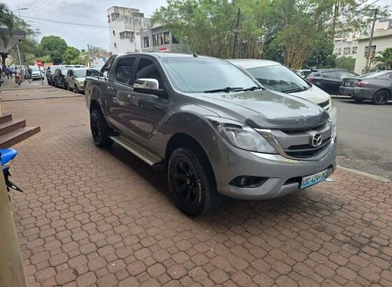 MAZDA BT-50 2015 3.2 AUTOMÁTICO 4X4