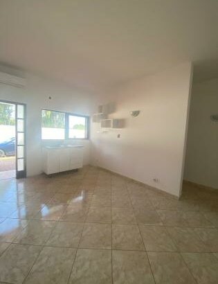 Vendo T1 em condomínio de 6 casas na Matola