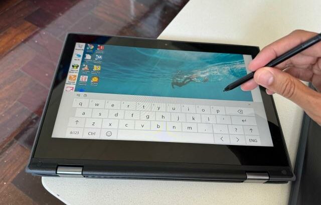LENOVO 300e Gen 2 Intel Celeron Ecrã Conversível 360 graus touch screen
