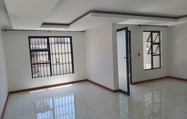 Arrenda-se Luxuosa Moradia T4 na sommerschield II Marítimo