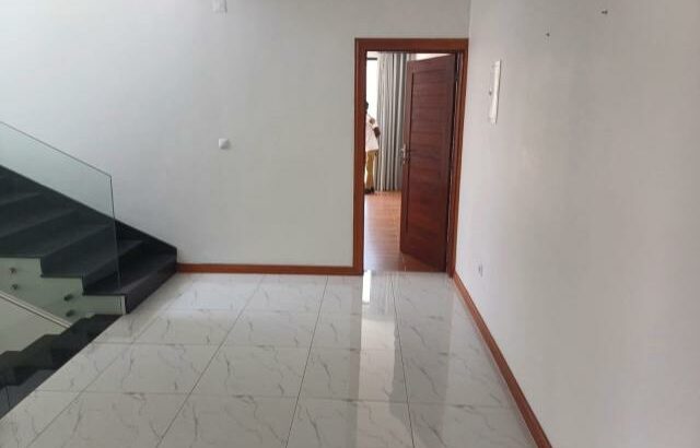 Arrenda-se Luxuosa Moradia T4 na sommerschield II Marítimo