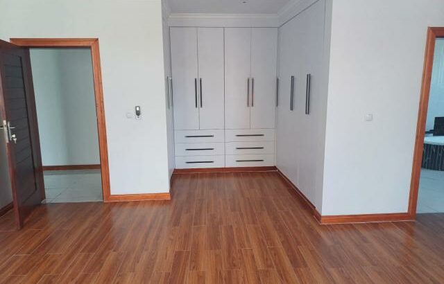 Arrenda-se Luxuosa Moradia T4 na sommerschield II Marítimo