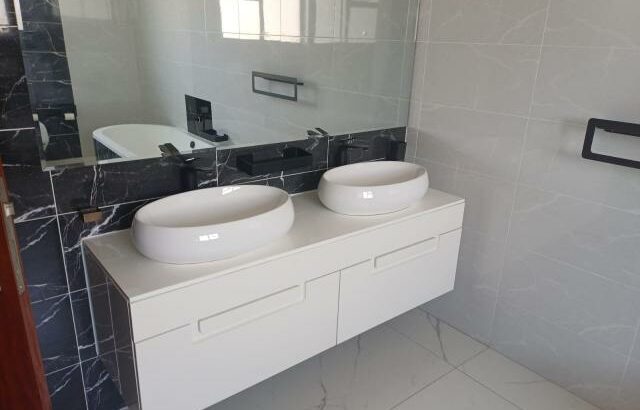 Arrenda-se Luxuosa Moradia T4 na sommerschield II Marítimo