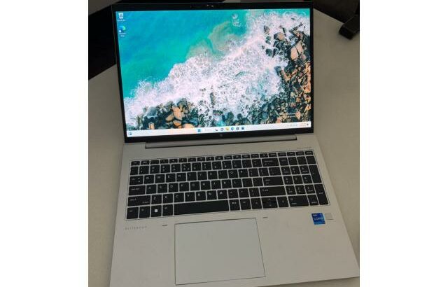 HP EliteBook 860 G10  Core i7-1365U 13th Geração