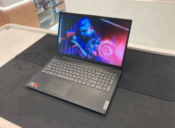 Lenovo V15 G4 AMN 250Nits 15.6” Ryzen3-7320U 8GB 256SSD W11P