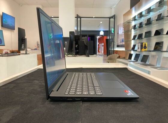 Lenovo V15 G4 AMN 250Nits 15.6” Ryzen3-7320U 8GB 256SSD W11P