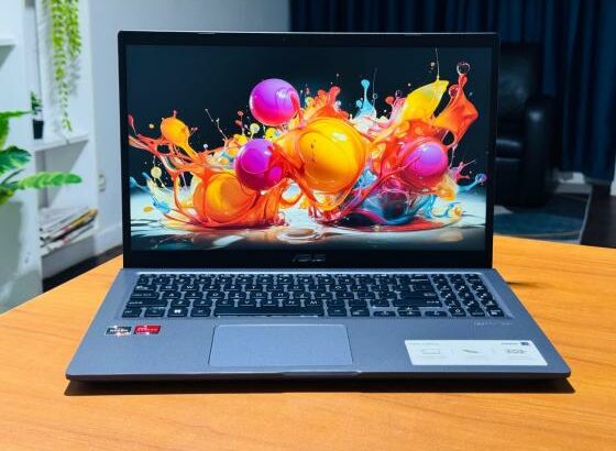 ASUS Vivobook 15 AMD Ryzen 3 3250 8GB RAM 256GB SSD