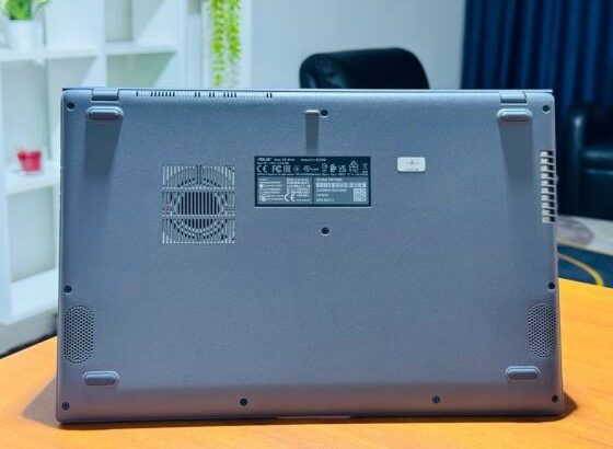 ASUS Vivobook 15 AMD Ryzen 3 3250 8GB RAM 256GB SSD