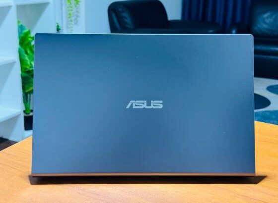 ASUS Vivobook 15 AMD Ryzen 3 3250 8GB RAM 256GB SSD