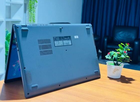 ASUS Vivobook 15 AMD Ryzen 3 3250 8GB RAM 256GB SSD